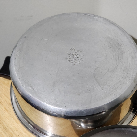 For @JR... Regal Thermic Ray 4-Ply 18-8 StnlsStl Thermo-Clad bottom Stock Pot - Picture 5 of 14